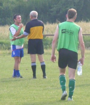 Derbowy sparing na remis