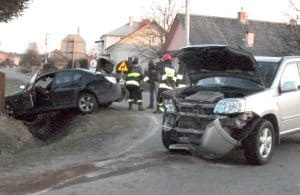 Nissan zepchnął z drogi bmw