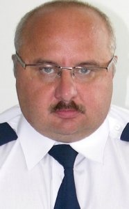Dlaczego komendant chce odejść?