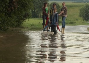 Malanka i Wielopolka zalały łąki i domy - galeria ZDJĘĆ