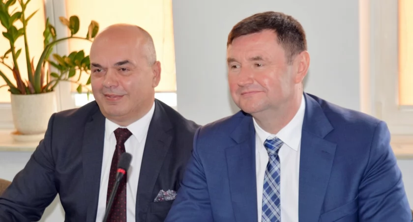 Powiatem ropczycko-sędziszowskim od 6 maja rządzą mundurowi. Znasz najważniejszych ludzi powiatu ropczycko - sędziszowskiego i ich plany?