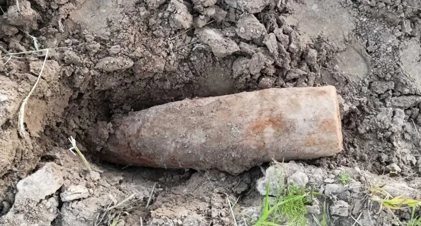 Saperzy znów w akcji. Ziemia w Brzezinach skrywała coś niebezpiecznego