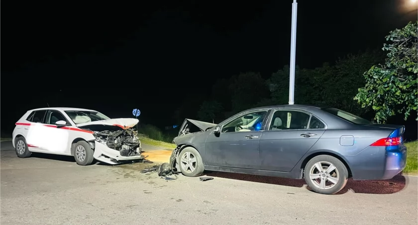 Czołowe zderzenie w Sędziszowie Małopolskim. Dwie osoby w szpitalu