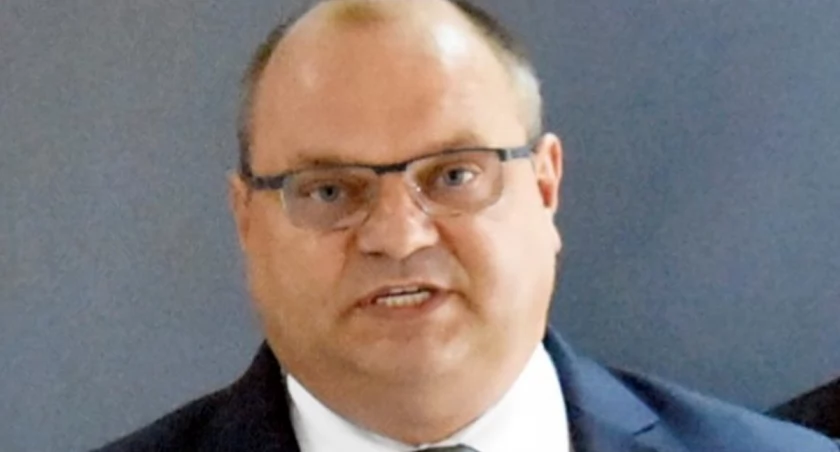  Sekretarzem Gminy Ropczyce będzie dobrze wam znany człowiek. To Witold Darłak do niedawna starosta