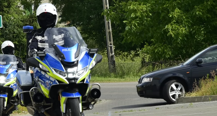 Policjanci złapali pijanego za kierownicą audi, w dodatku bez prawka i z zakazem