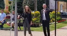 Jak prezes Tejkowski został prowincjonalnym konferansjerem
