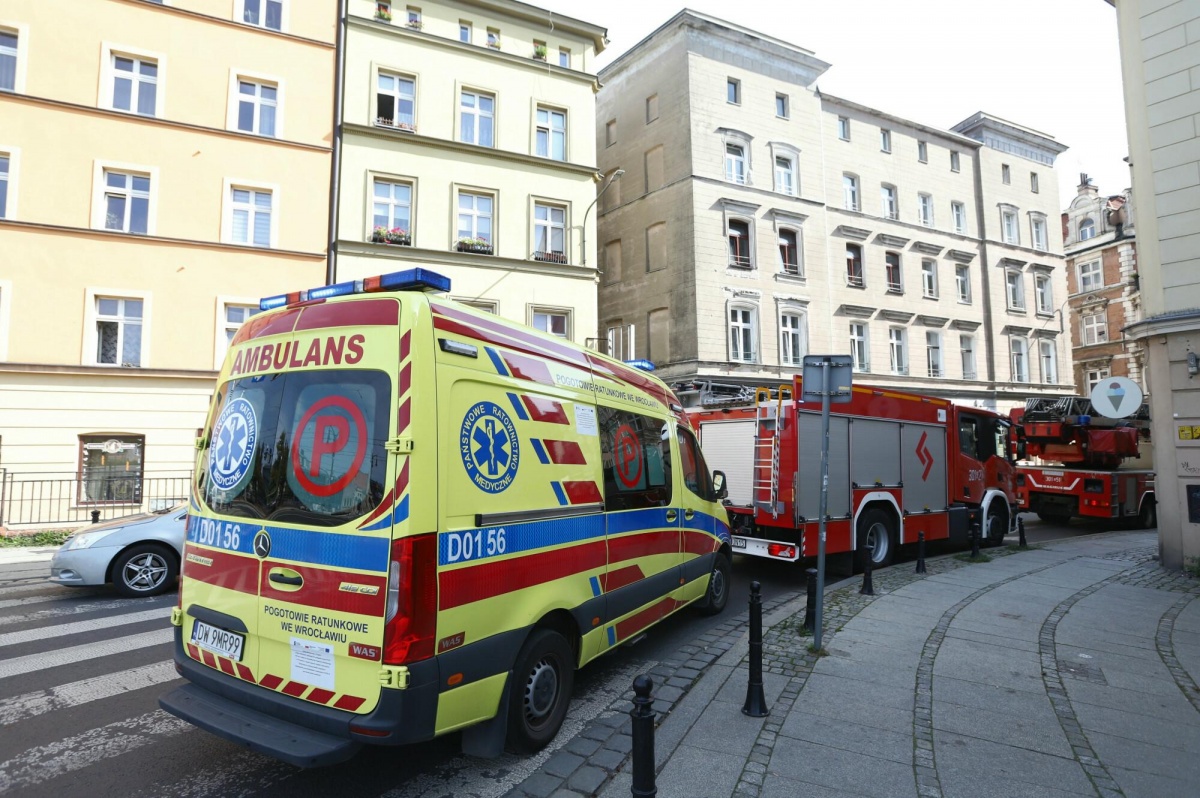 Wypadek na budowie w Warszawie. Budowlańcy spadli z 18 piętra