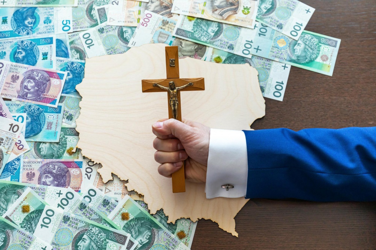 Ksiądz zatrzymany przez CBA. Aresztowany Ryszard L. prał pieniądze