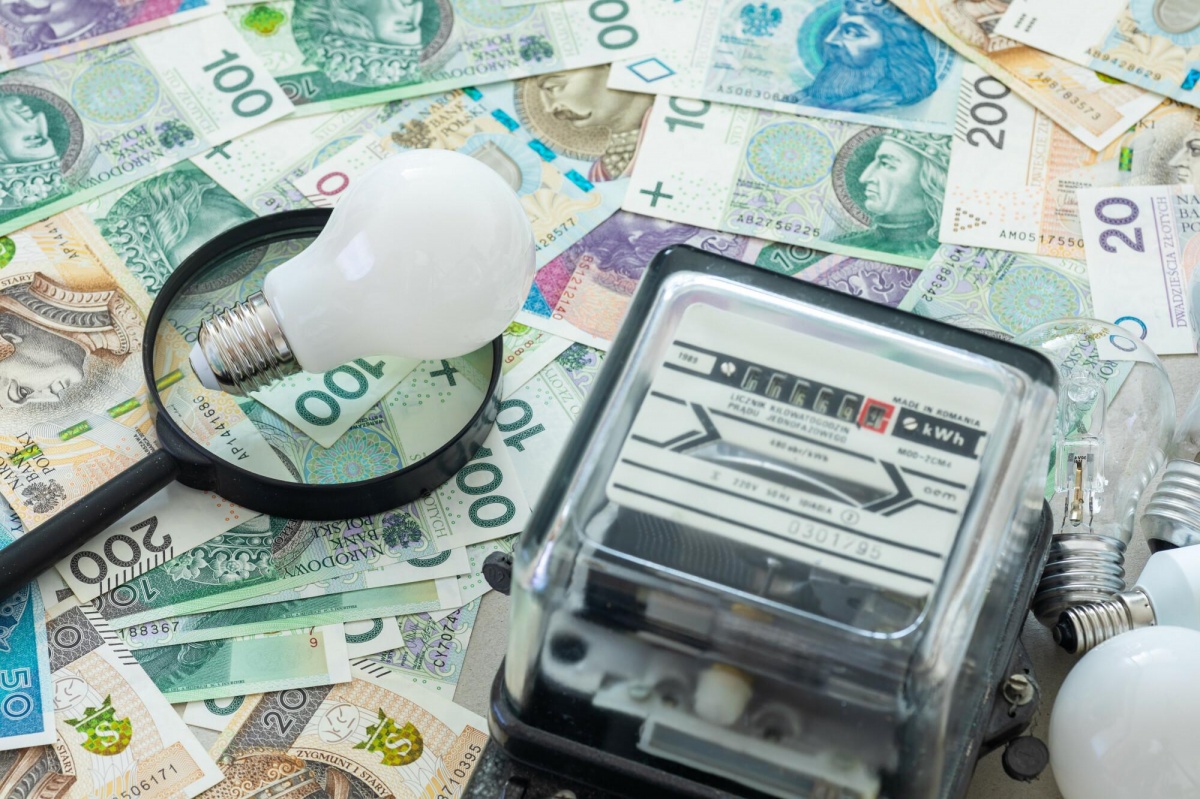 Rachunki za prąd ostro w górę. Zobacz, jak płacić mniej za energię
