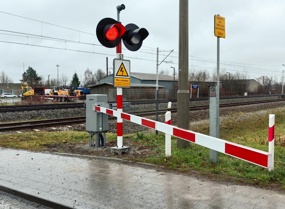 Była tak pijana, że nie zamknęła szlabanu. Było o włos od tragedii