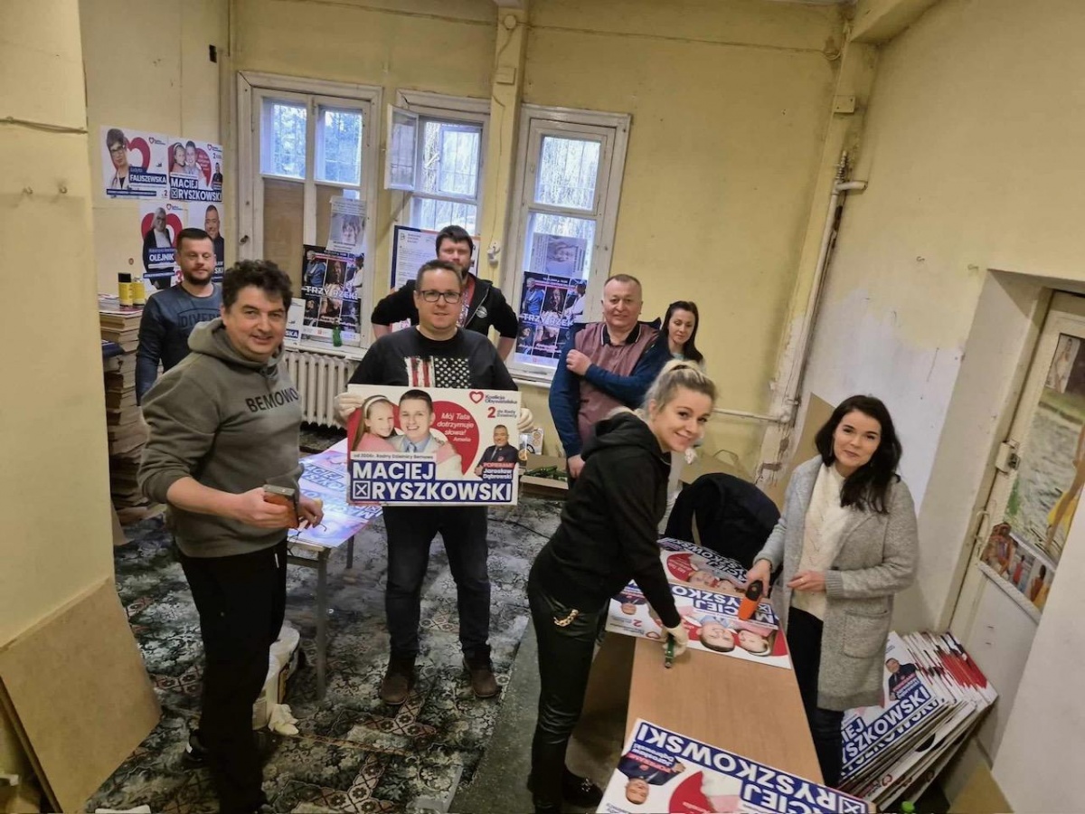 Nie po to wyszliście wcześniej, żeby iść do domu mieliście roznosić ulotki”. Praca urzędnika na Bemowie