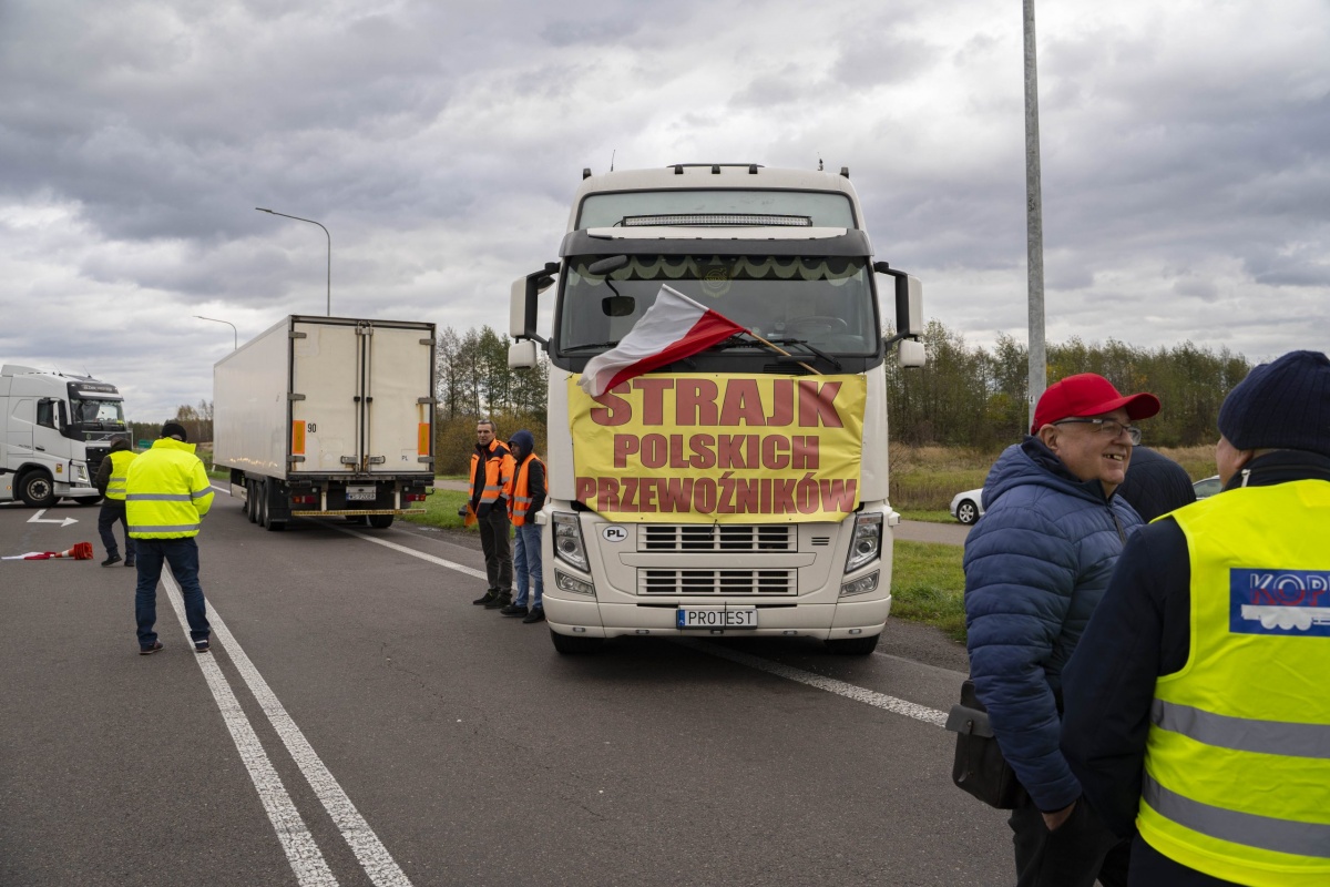 Granica w Świecku zablokowana. Protest rolników i ogromne korki