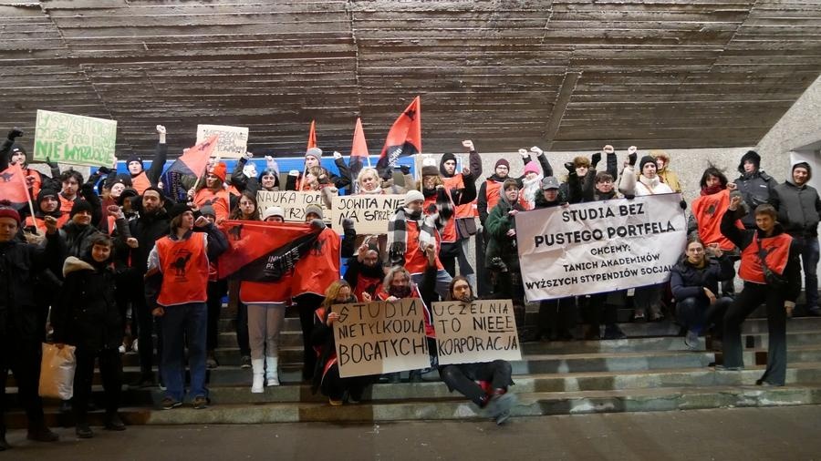Napisali książkę o okupacji 