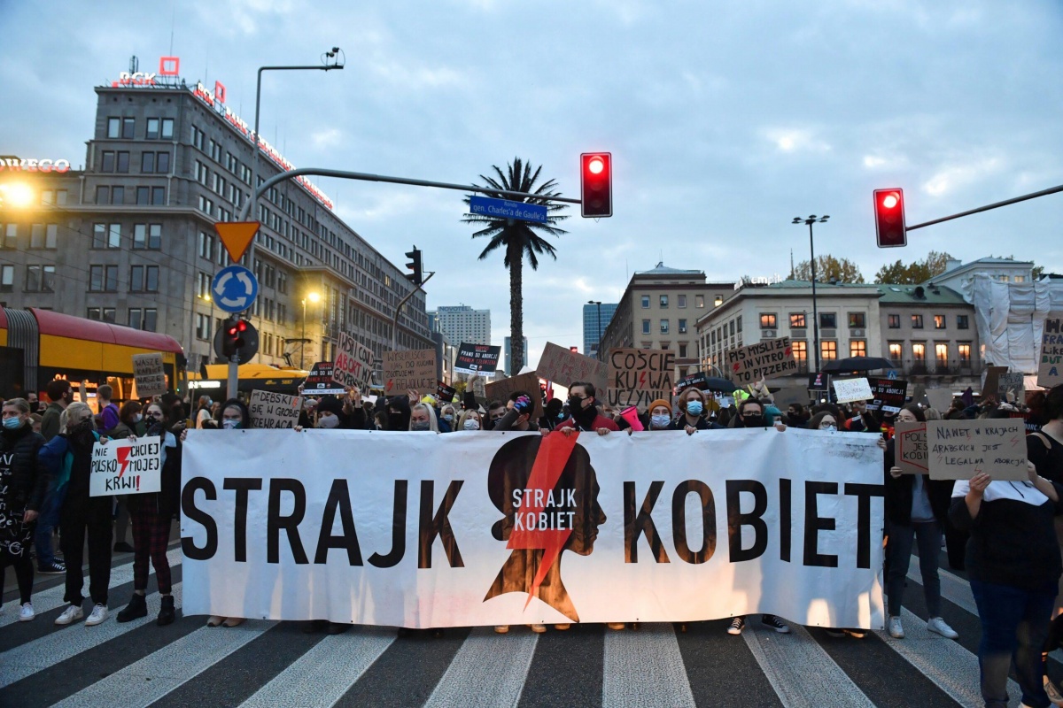 Męska polityka i los kobiet. Jak mężczyźni decydują o naszych ciałach