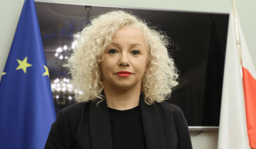 Ostra reakcja na decyzję Hołowni ws. aborcji. Ministra odpowiada