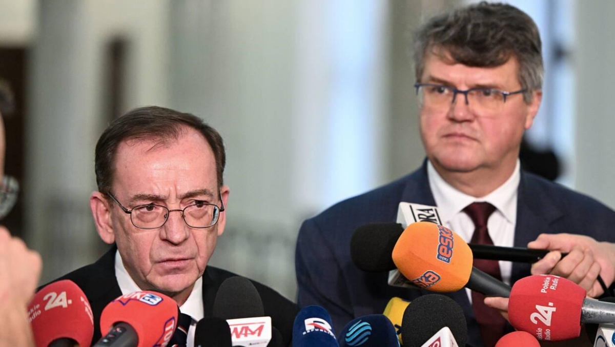 Wąsik i Kamiński dalej z mandatem poselskim. SN uchylił decyzję Hołowni