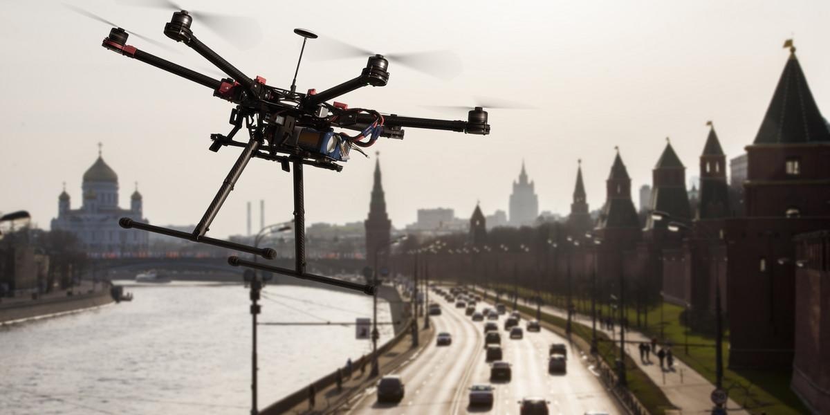 Moskwa: atak dronów! Uszkodzony wieżowiec