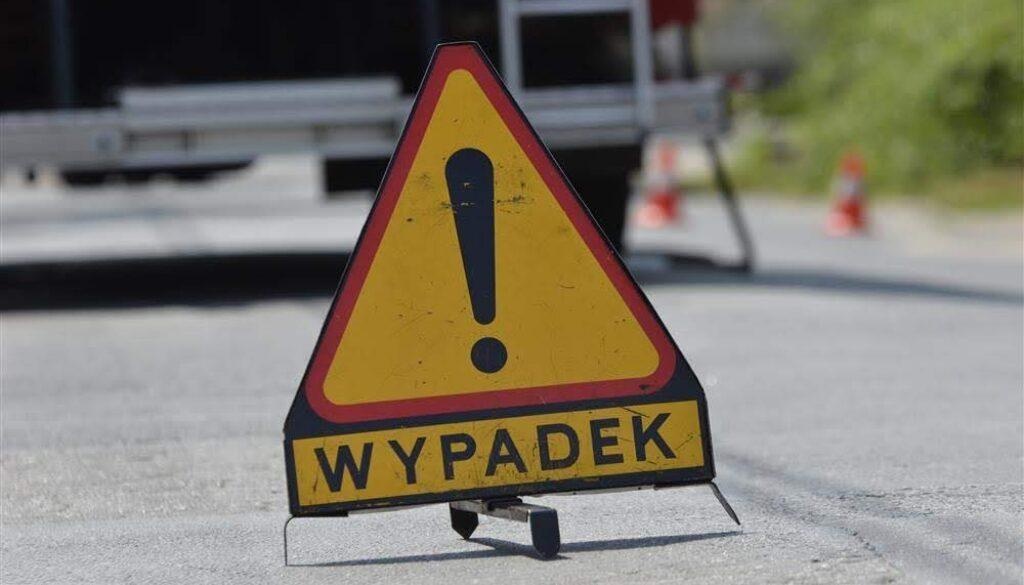 Straszny wypadek na S17 - bus dachował z 10 osobami
