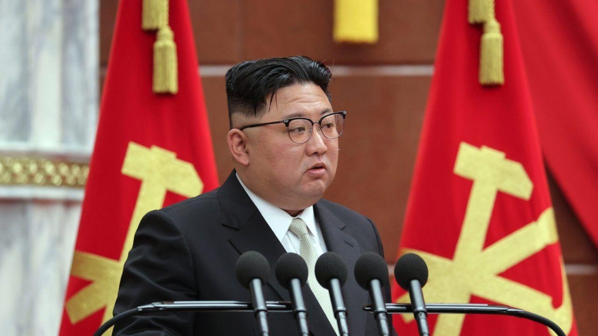 Kim Dzong Un zwiększa produkcję broni. Niebezpieczna decyzja dyktatora
