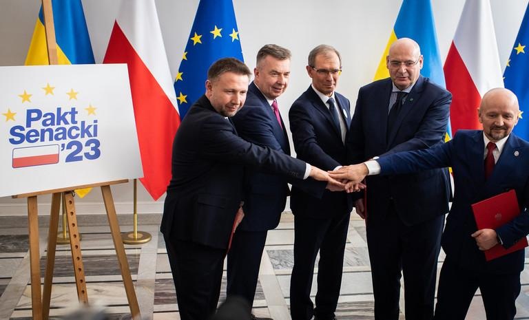 Pakt senacki - sto nazwisk. Tak opozycja pokona PiS?