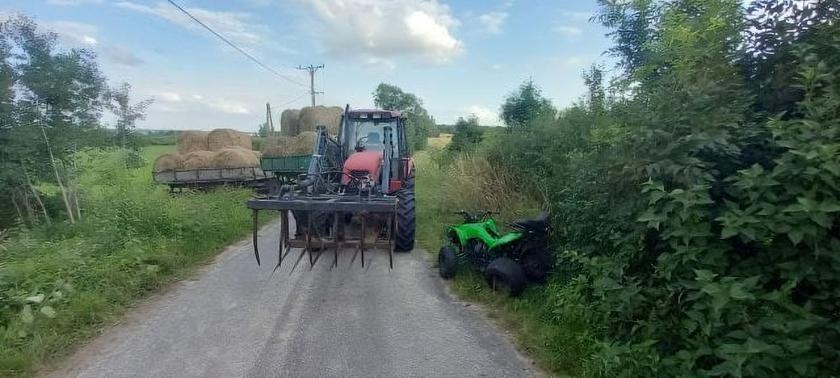 Iława: ciągnik zderzył się z quadem - za kierownicą 14-latka.