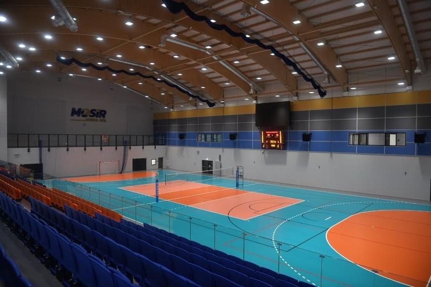 Kolejny kit PiS! Tysiąc hal sportowych - wykorzystają pieniądze Polaków