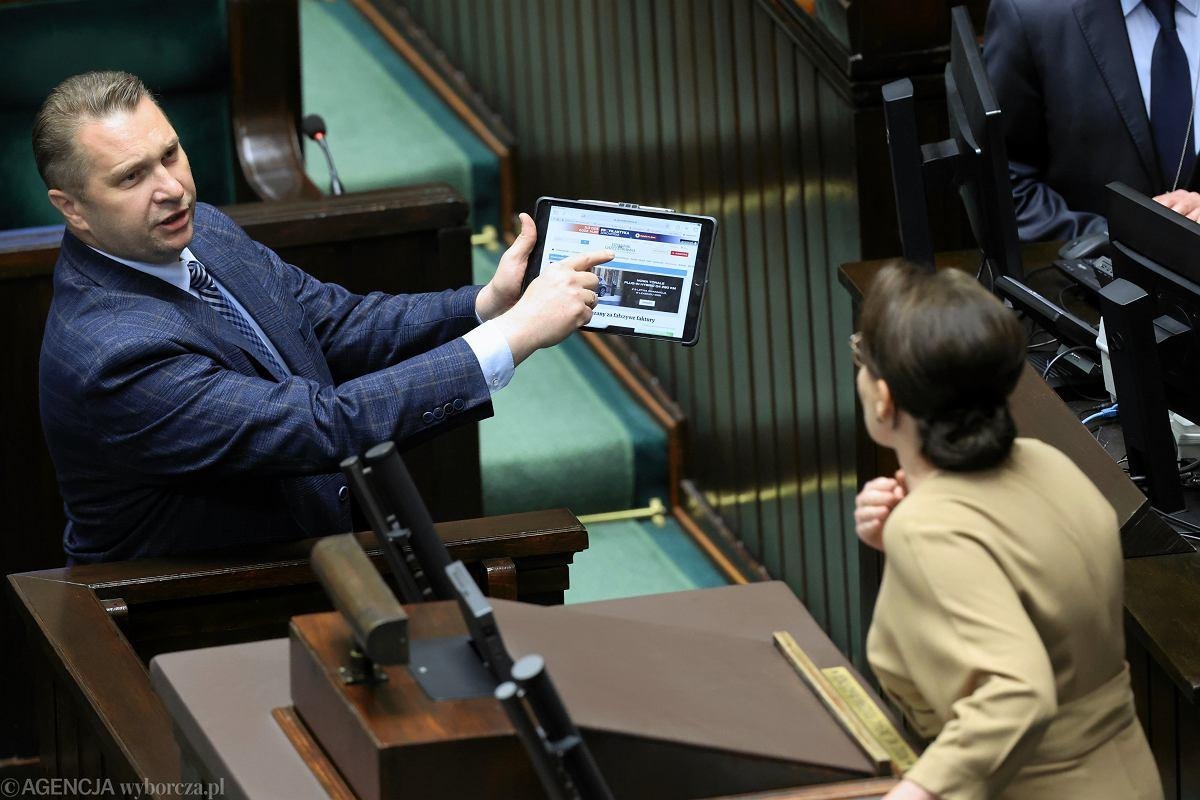 Czarnek dalej w fotelu ministra - co czeka polską szkołę?