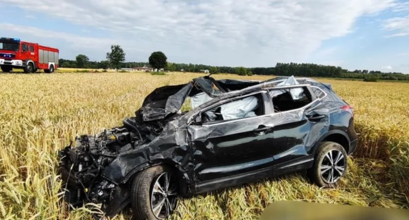 Nastolatka przeżyła, ciała kolegów wyleciały z auta. Wypadek w Radzyniu Podlaskim 