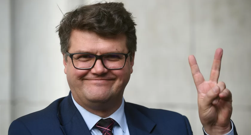 Maciej Wąsik bez pieniędzy. Komornik zajął konto kryminalisty za hejt