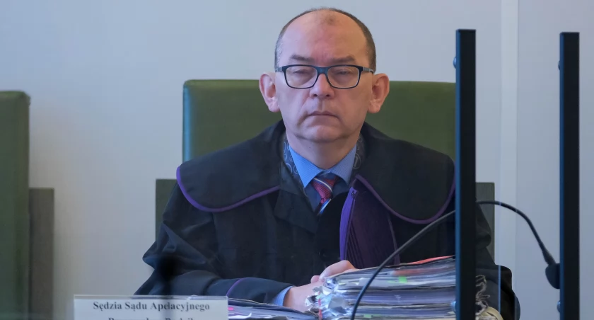 Przemysław Radzik przyznał odszkodowanie za represje policji. Zaskakujący wyrok neo-sędziego