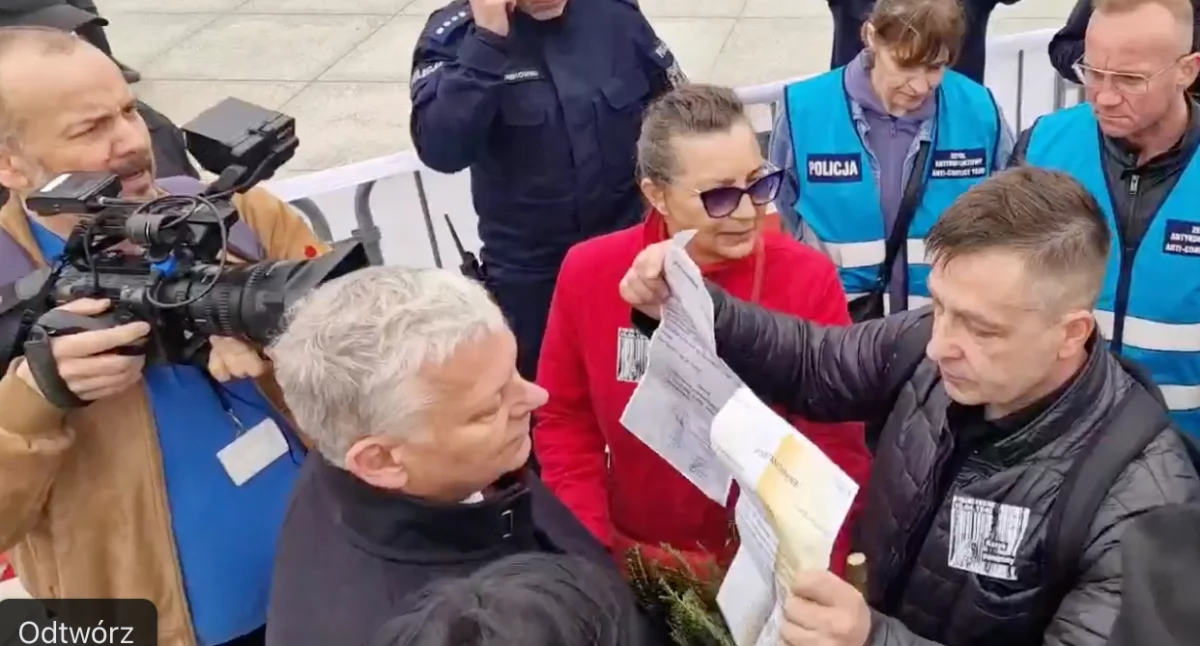 Dziś 174. miesięcznica smoleńska. Znów walka o wieniec Komosy i groźby Kaczyńskiego