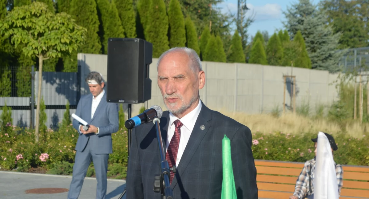 Sakiewicz w TV Republika nazywa szaleńczy rajd Macierewicza drobnostką. Eksperci w szoku
