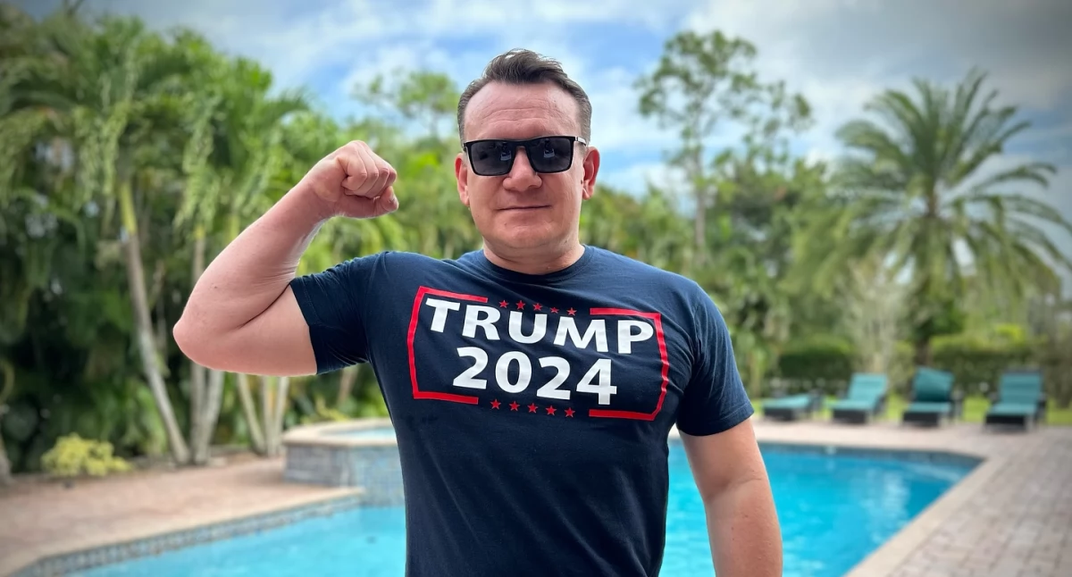 Donosiciel Tarczyński. Polityk podlizuje się Trumpowi