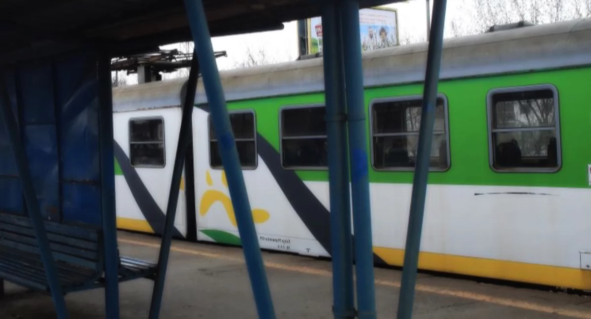 Warszawa: Pociąg potrącił człowieka. Utrudnienia SKM na stacji PKP Anin