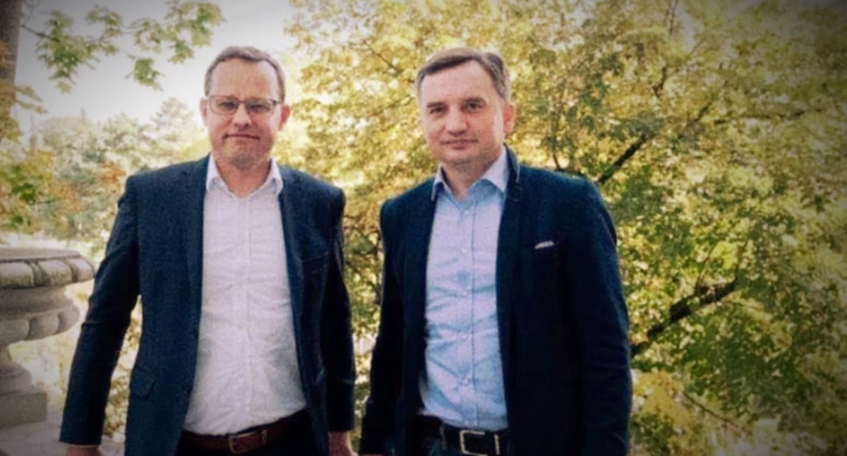 Romanowski nie stawił się posiedzeniu aresztowym. Zasłonił się operacją, jak Ziobro