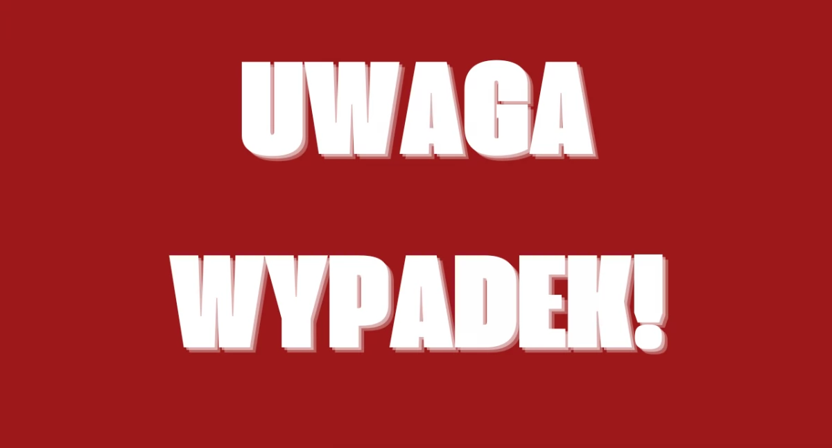 Wypadek na S7: Ciężarówka z makulaturą przewróciła się na jezdnię. Olbrzymi korek w kierunku Warszawy