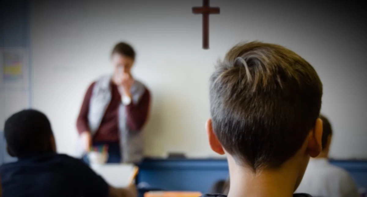 Jedna lekcja religii w szkole zamiast dwóch, ale nie od razu. Kościół przekonał MEN