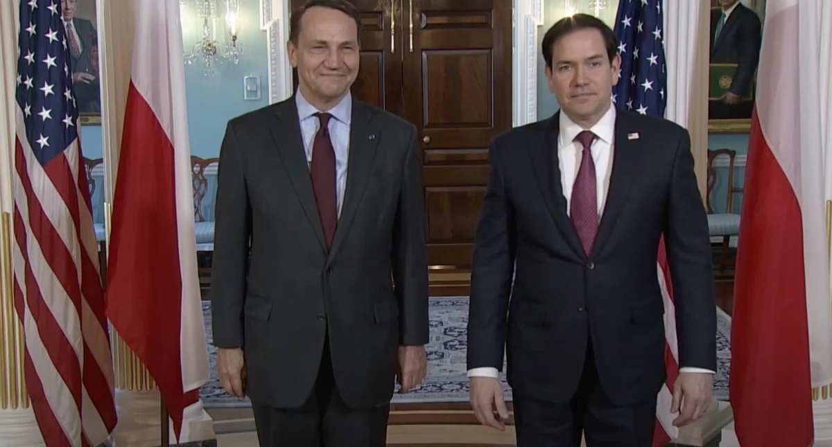 Radosław Sikorski spotkał się z Waltzem. Znamy kulisy kluczowej rozmowy 