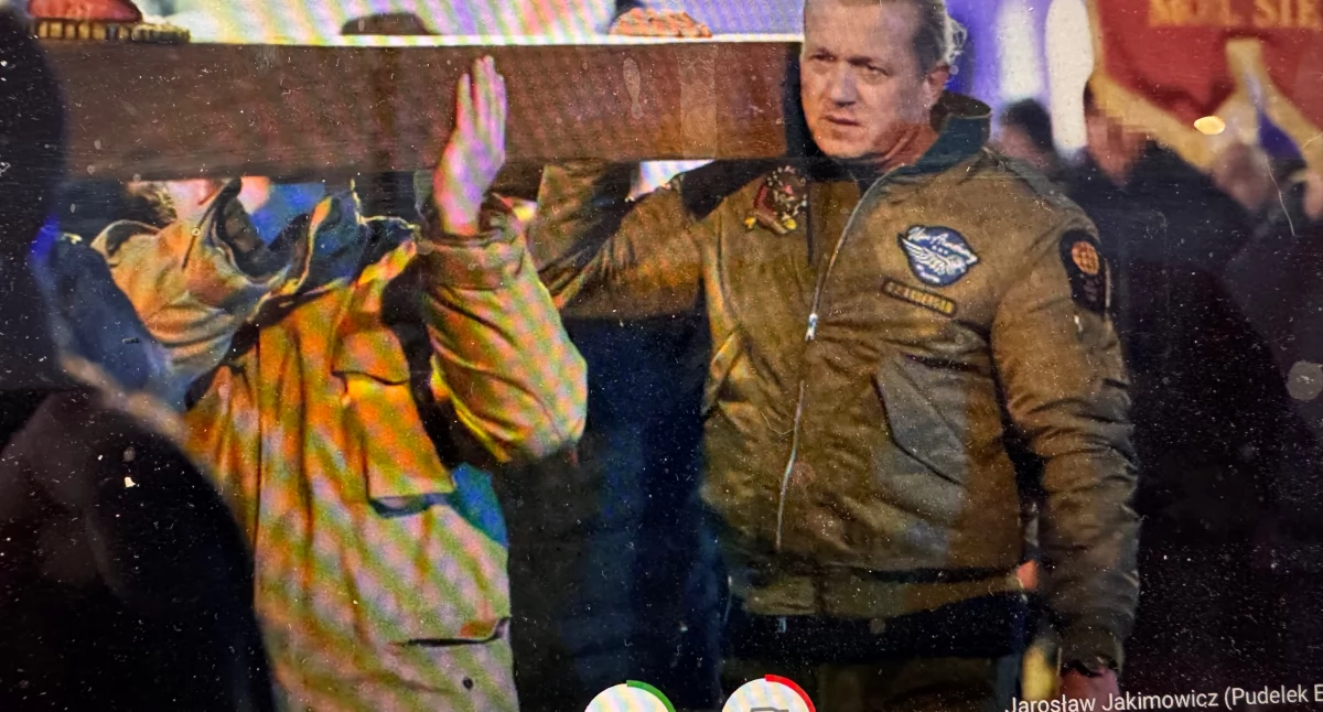 Jakimowicz z krzyżem na „Męskim Różańcu”. Akt pokuty za propagandę PiS? 