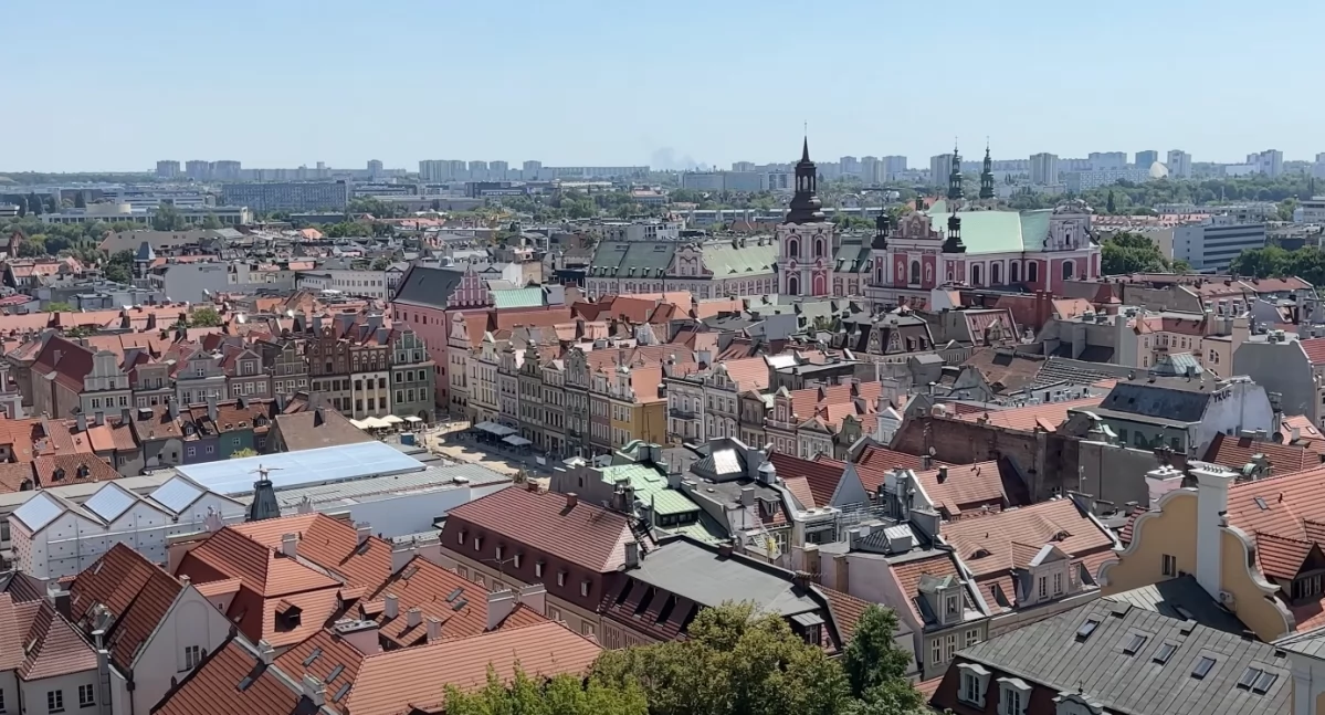 Poznań: Policjanci zignorowali złodzieja perfum. Czekali na kebab zamiast interwencji