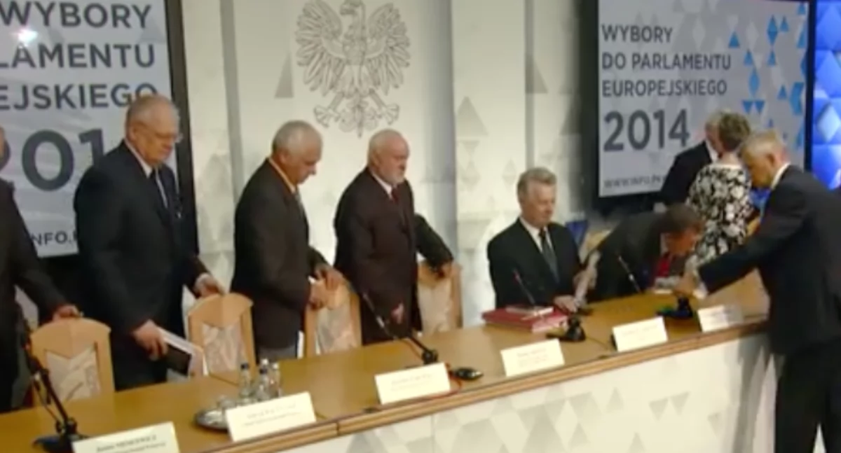 PKW odrzuciła podpisy Jackiewicza i Lewickiego. Tysiące nieważnych podpisów