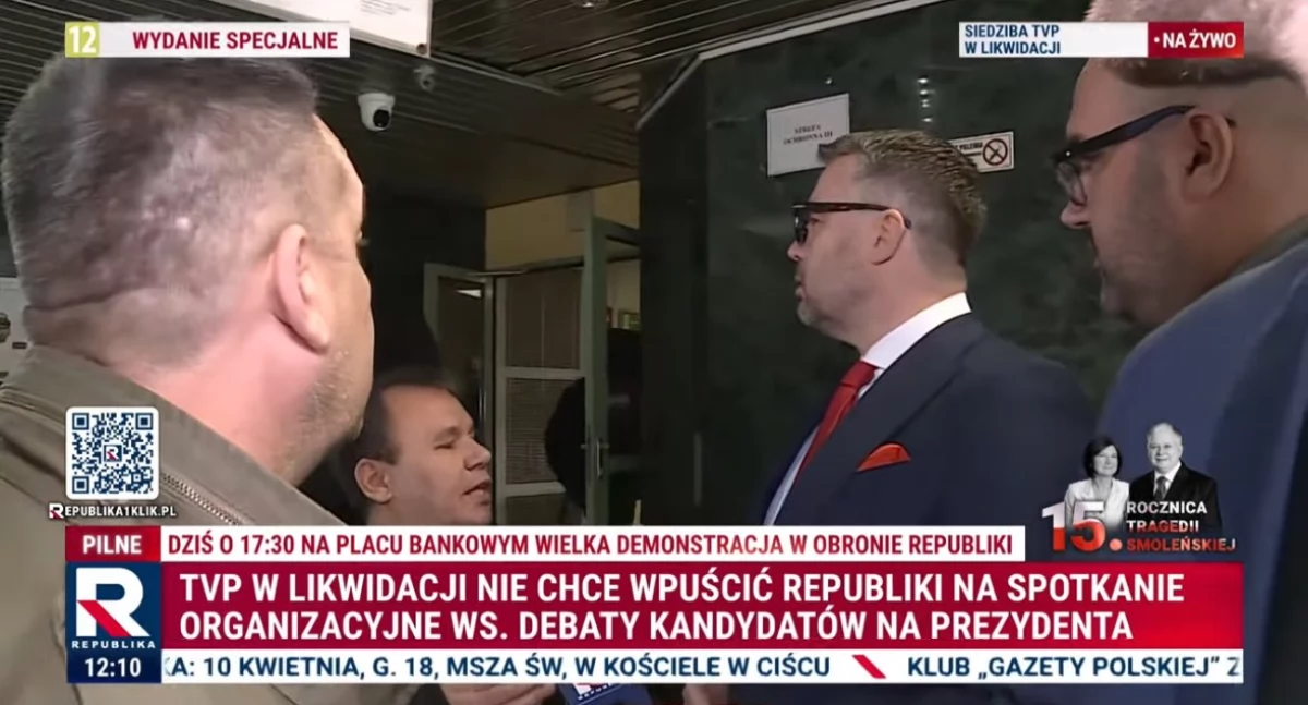 Szturm na siedzibę TVP. Pracownicy TV Republika chcą wejść na spotkanie sztabów 
