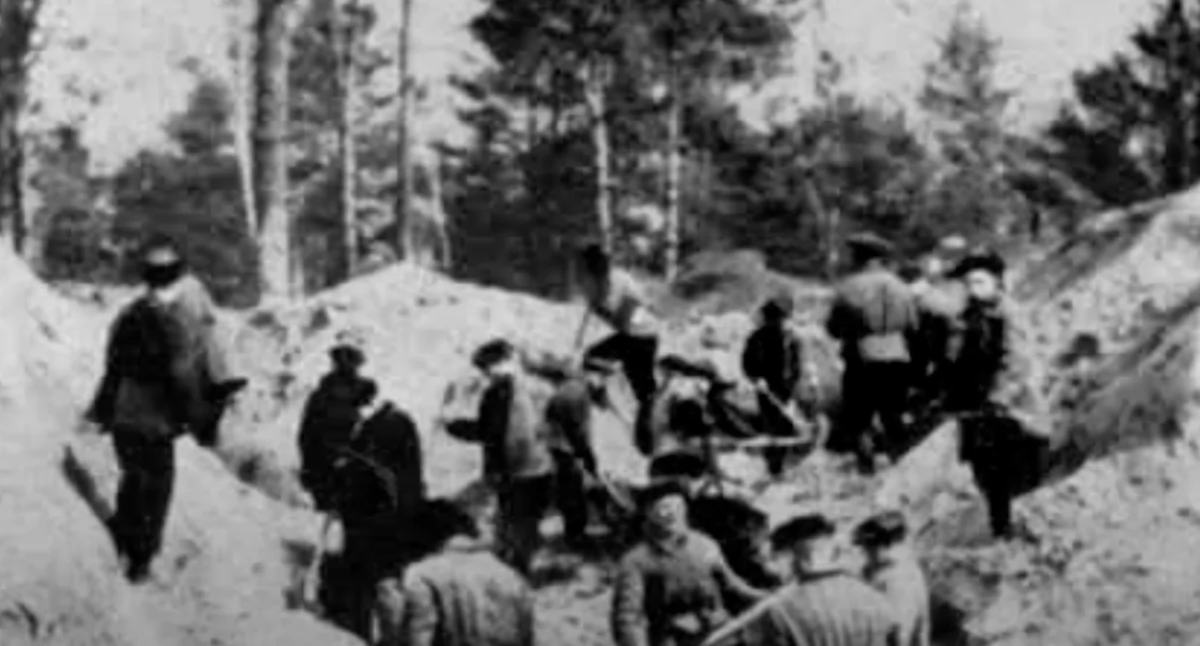 Polacy upamiętnili ofiary Katynia w Bykowni z okazji 85. rocznicy zbrodni 