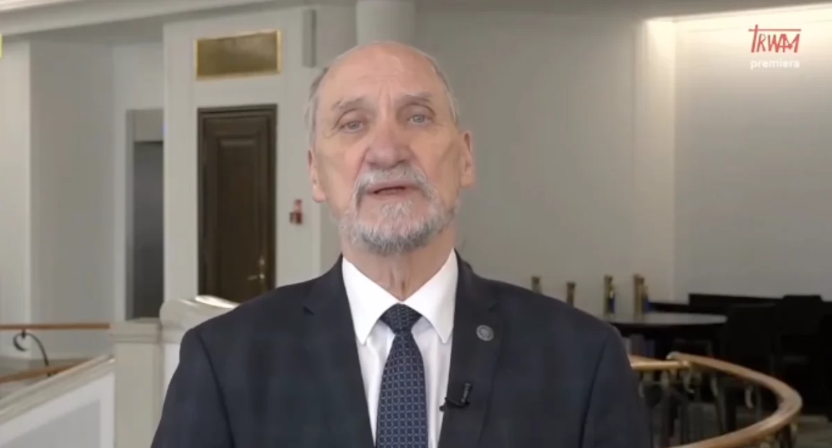 Macierewicz mówi o zamachu w Smoleńsku. Oskarża o morderstwo i grozi policji 