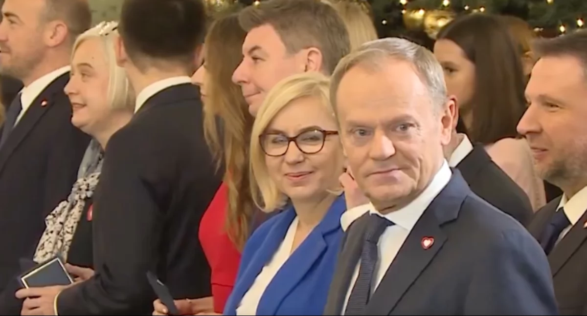 Świąteczne życzenia polityków. Zamiast sekularyzacji odniesienia do Kościoła