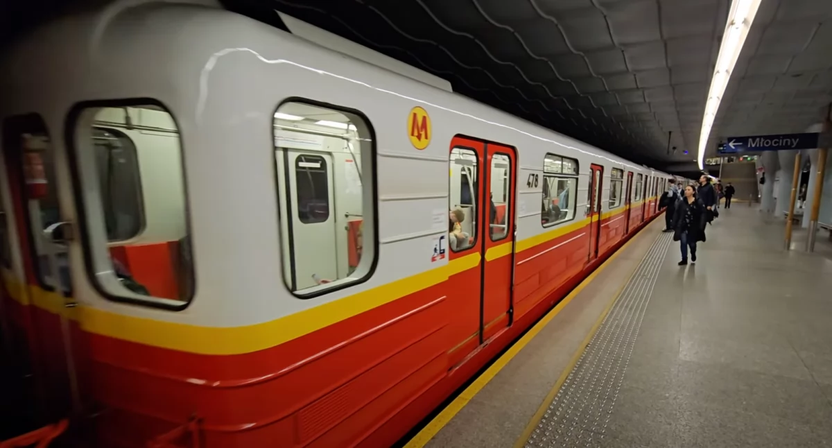 Warszawa: Utrudnienia na Pradze 17 maja. Rolkarze i żużel zablokują ruch – objazdy i zmiany w komunikacji 