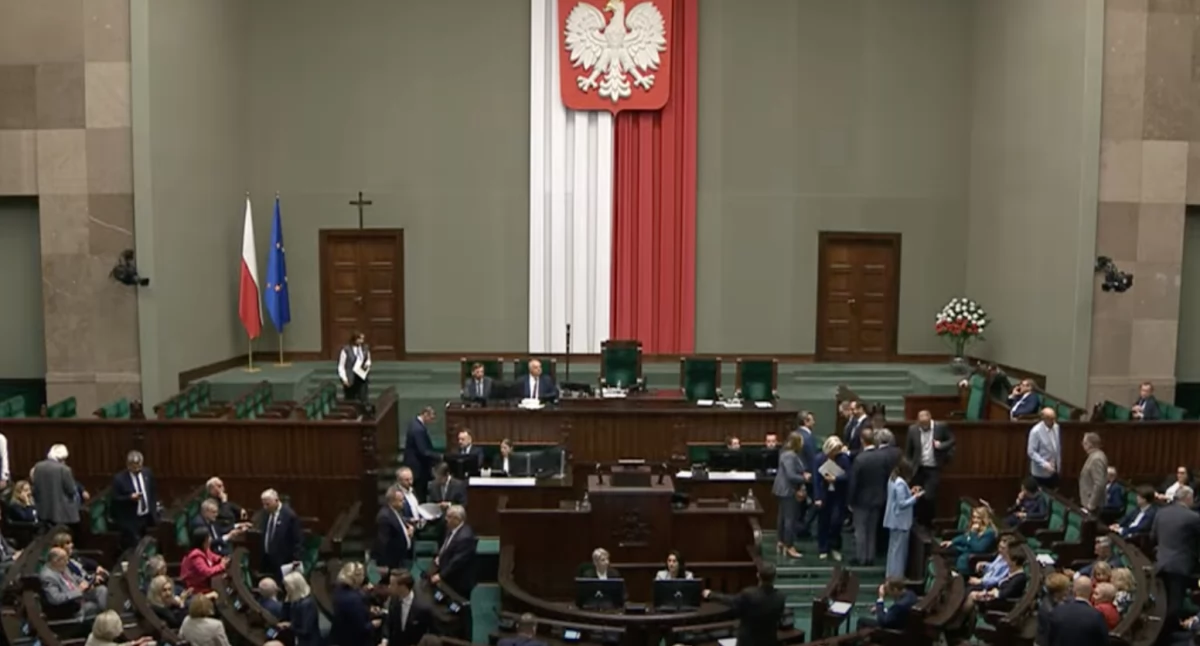 Sejm ruszył z pracami – trwa 36. posiedzenie. Zmiany w mObywatelu, podatkach i konstytucji