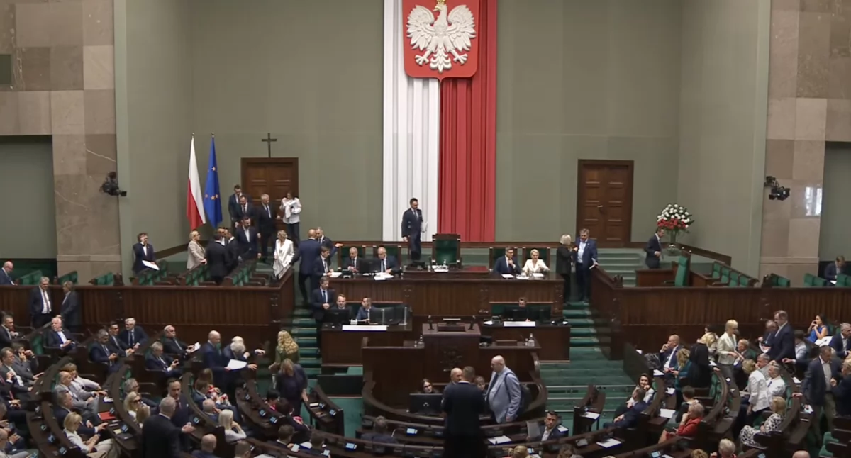 Sejm wznowił obrady. Dzisiaj zmiany w VAT, prawo do azylu i nowe deregulacje