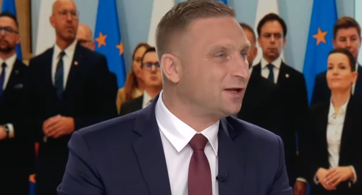 Robert Bąkiewicz nie usłyszy zarzutów.  Prokuratura Krajowa zdecyduje o dalszym losie sprawy