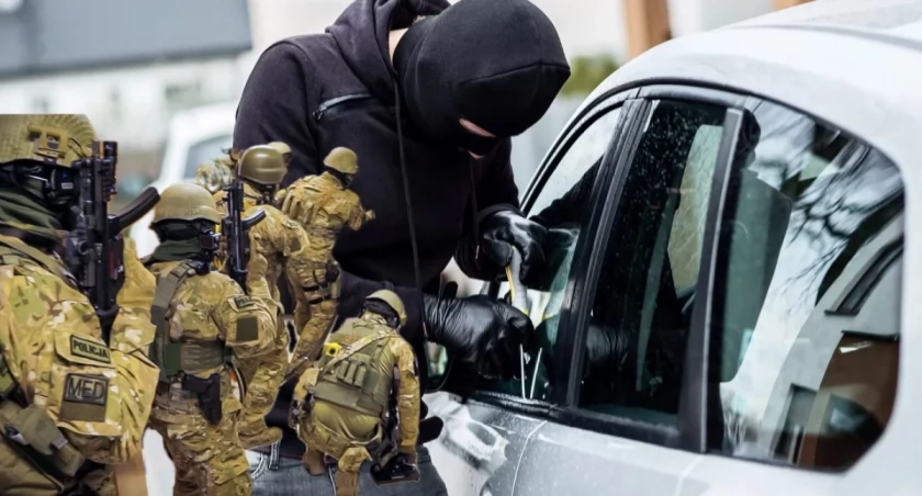 Kradli auta w Niemczech, rozbierali je pod Żaganiem. CBŚP ich dorwało